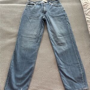 Abercrombie & Fitch The Mom High Rise Jeans